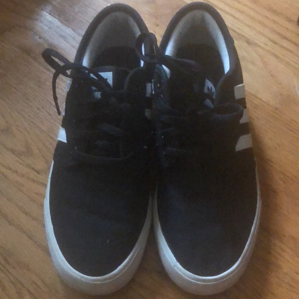 Adidas Skater Shoe - Picture 2 of 5